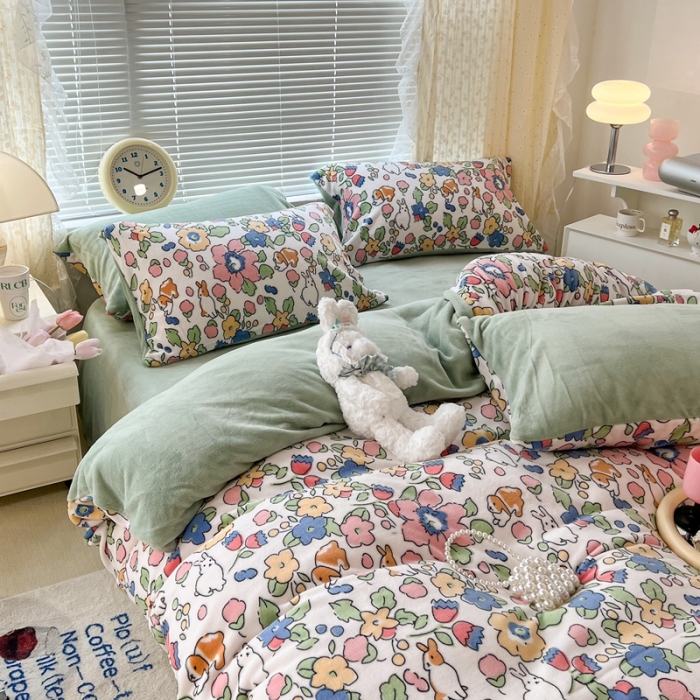 91家纺网 家纺一手货源 找家纺 昔可 2022新款牛奶绒四件套花朵系列 爱丽丝仙境