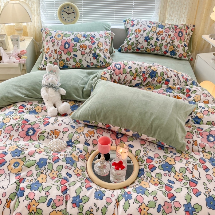 91家纺网 家纺一手货源 找家纺 昔可 2022新款牛奶绒四件套花朵系列 爱丽丝仙境