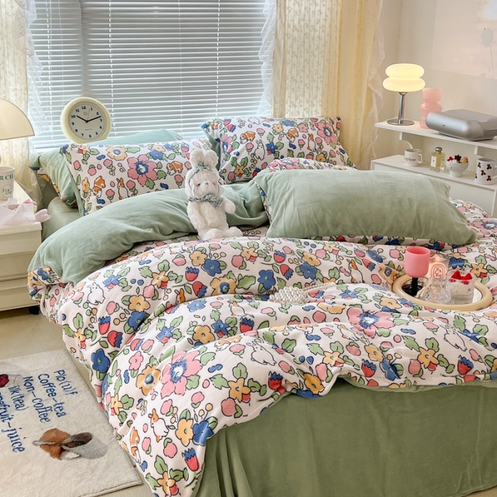 91家纺网 家纺一手货源 找家纺 昔可 2022新款牛奶绒四件套花朵系列 爱丽丝仙境