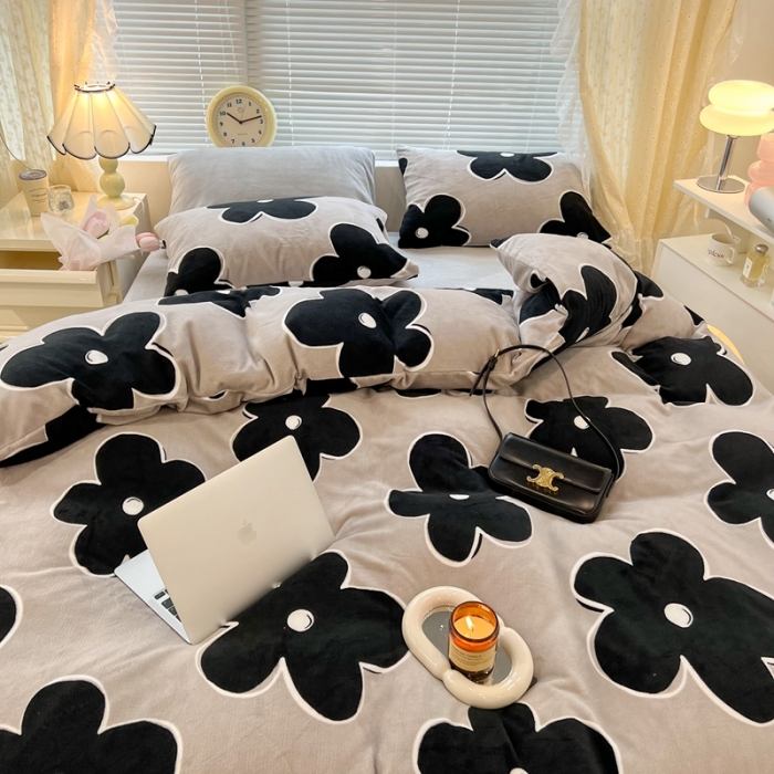 91家纺网 家纺一手货源 找家纺 昔可 2022新款牛奶绒四件套花朵系列 冷雾花茶