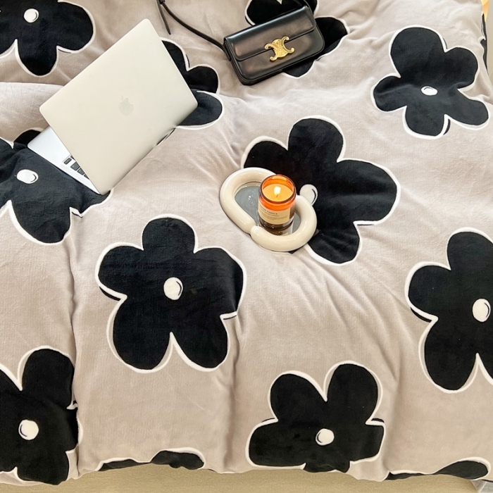 91家纺网 家纺一手货源 找家纺 昔可 2022新款牛奶绒四件套花朵系列 冷雾花茶