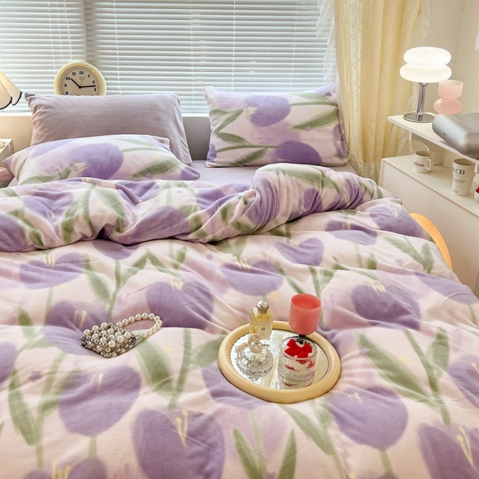 91家纺网 家纺一手货源 找家纺 昔可 2022新款牛奶绒四件套花朵系列 雾紫郁金香