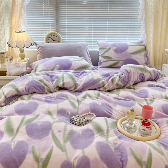91家纺网 家纺一手货源 找家纺 昔可 2022新款牛奶绒四件套花朵系列 雾紫郁金香