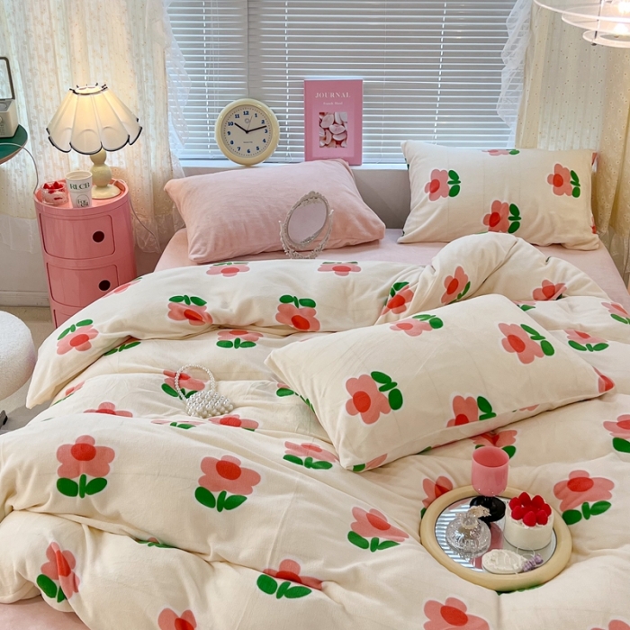 91家纺网 家纺一手货源 找家纺 昔可 2022新款牛奶绒四件套花朵系列 小红花