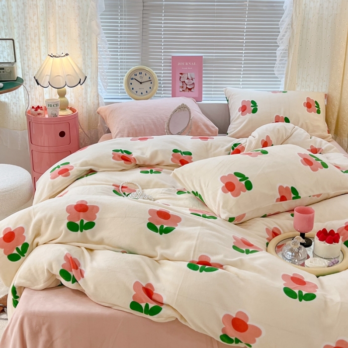 91家纺网 家纺一手货源 找家纺 昔可 2022新款牛奶绒四件套花朵系列 小红花