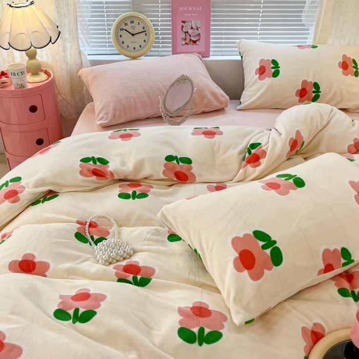 91家纺网 家纺一手货源 找家纺 昔可 2022新款牛奶绒四件套花朵系列 小红花