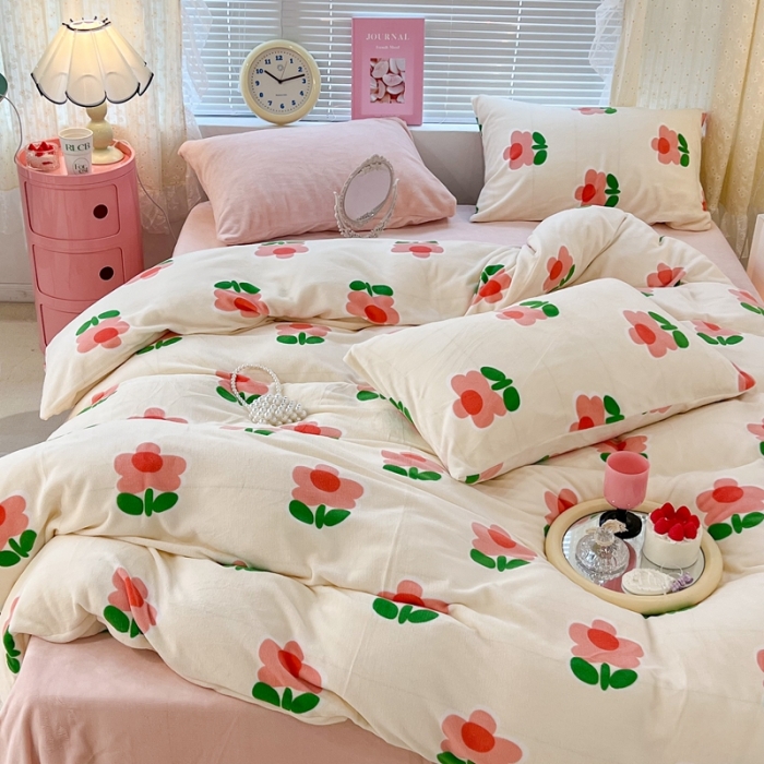 91家纺网 家纺一手货源 找家纺 昔可 2022新款牛奶绒四件套花朵系列 小红花