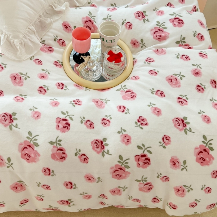 91家纺网 家纺一手货源 找家纺 昔可 2022新款牛奶绒四件套花朵系列 小小玫瑰花