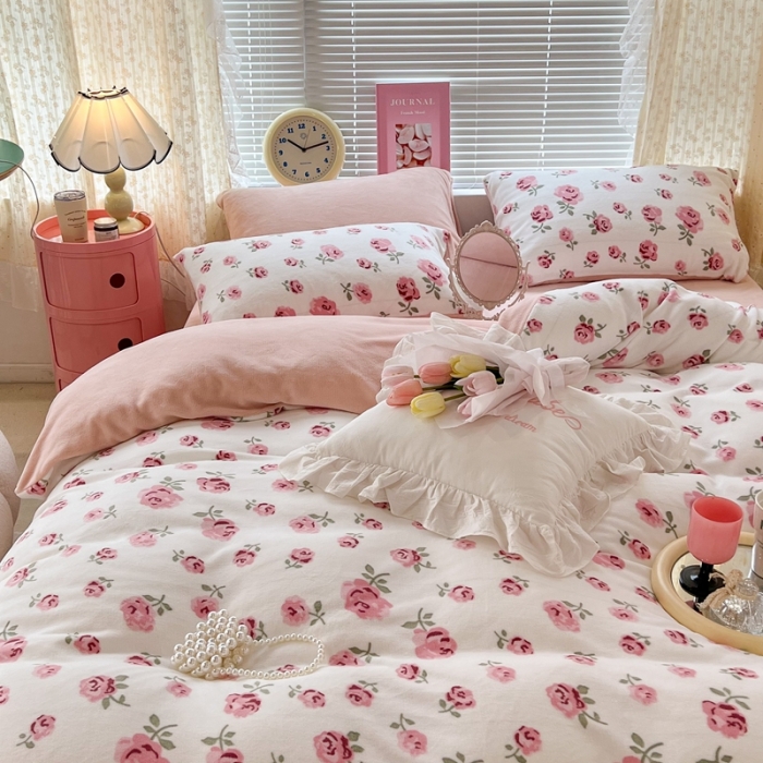 91家纺网 家纺一手货源 找家纺 昔可 2022新款牛奶绒四件套花朵系列 小小玫瑰花