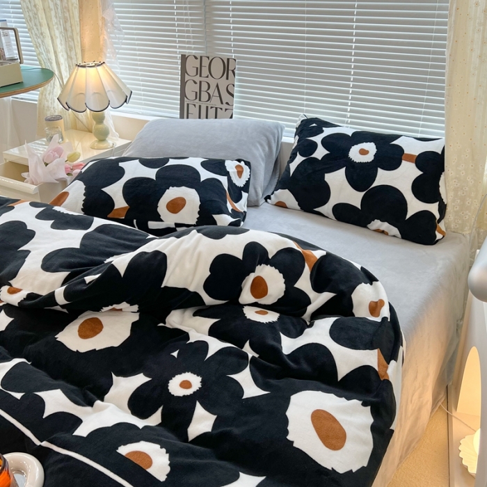 91家纺网 家纺一手货源 找家纺 昔可 2022新款牛奶绒四件套花朵系列 仲夏之夜