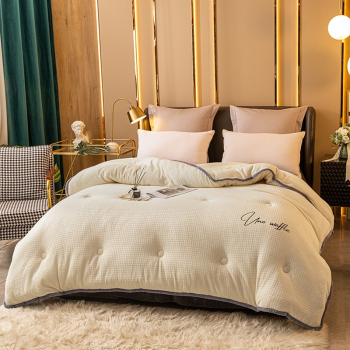 91家纺网 家纺一手货源 找家纺 吾诺家居 2022新款华夫格绒冬被四件套 冬被米白