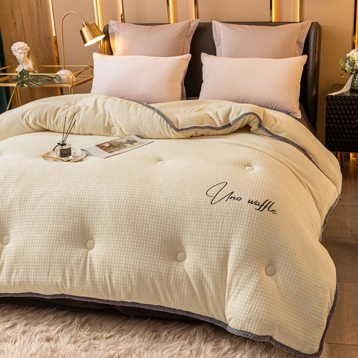 91家纺网 家纺一手货源 找家纺 吾诺家居 2022新款华夫格绒冬被四件套 冬被米白