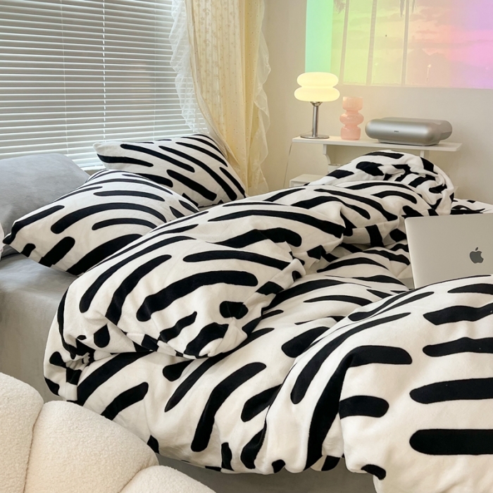 91家纺网 家纺一手货源 找家纺 昔可 2022新款牛奶绒简约系列四件套 斑马条纹