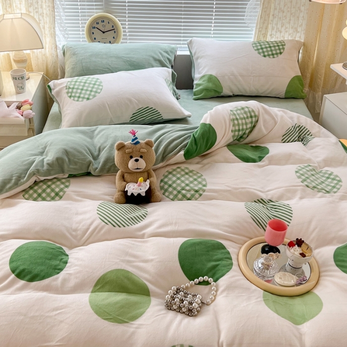 91家纺网 家纺一手货源 找家纺 昔可 2022新款牛奶绒简约系列四件套 绿波点