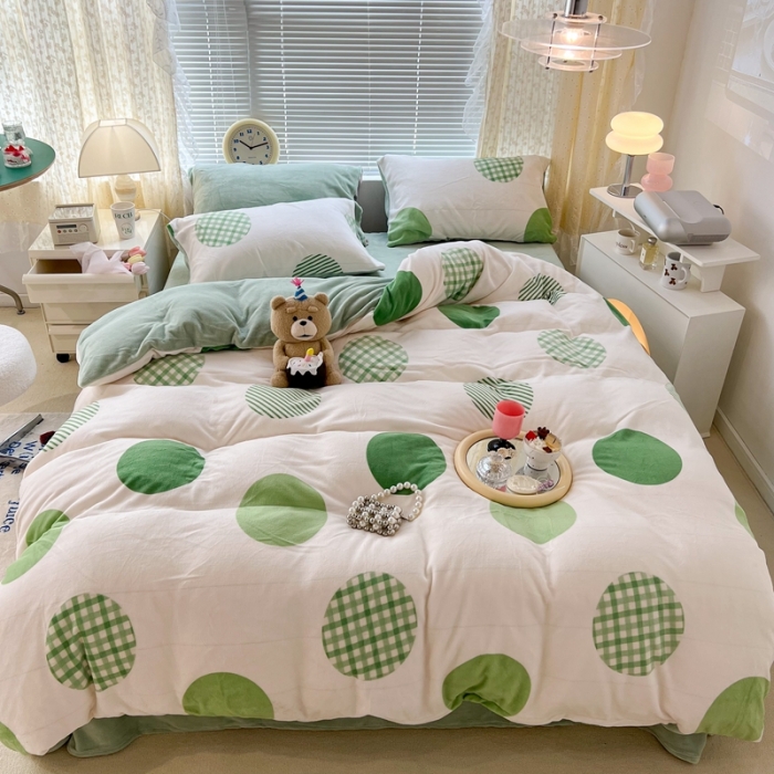 91家纺网 家纺一手货源 找家纺 昔可 2022新款牛奶绒简约系列四件套 绿波点