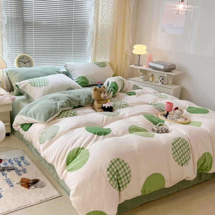 91家纺网 家纺一手货源 找家纺 昔可 2022新款牛奶绒简约系列四件套 绿波点