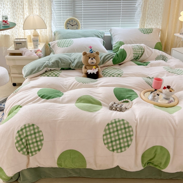 91家纺网 家纺一手货源 找家纺 昔可 2022新款牛奶绒简约系列四件套 绿波点