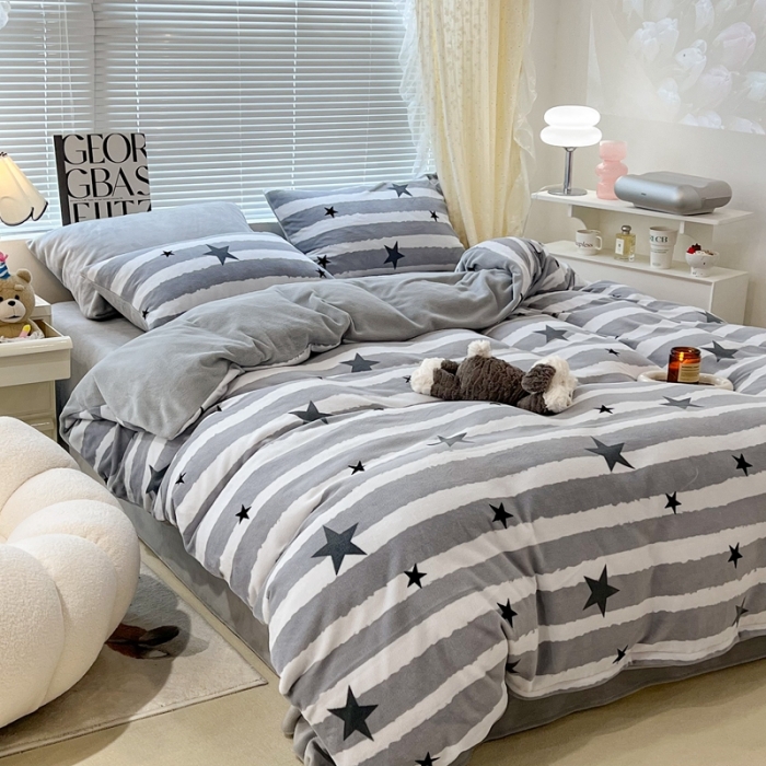 91家纺网 家纺一手货源 找家纺 昔可 2022新款牛奶绒简约系列四件套 条纹星星