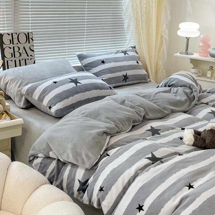 91家纺网 家纺一手货源 找家纺 昔可 2022新款牛奶绒简约系列四件套 条纹星星