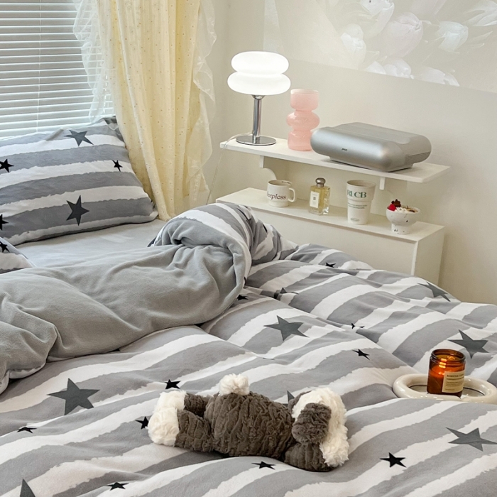 91家纺网 家纺一手货源 找家纺 昔可 2022新款牛奶绒简约系列四件套 条纹星星