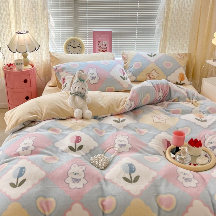 91家纺网 家纺一手货源 找家纺 昔可 2022新款牛奶绒卡通系列四件套 爱心菱格兔