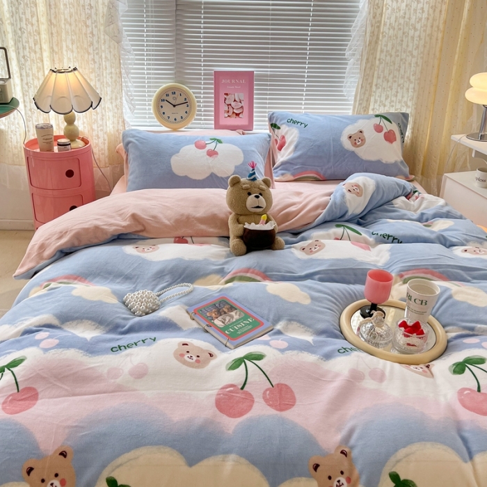 91家纺网 家纺一手货源 找家纺 昔可 2022新款牛奶绒卡通系列四件套 彩虹樱桃熊