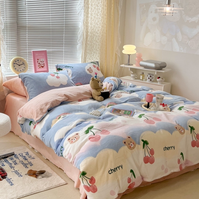 91家纺网 家纺一手货源 找家纺 昔可 2022新款牛奶绒卡通系列四件套 彩虹樱桃熊