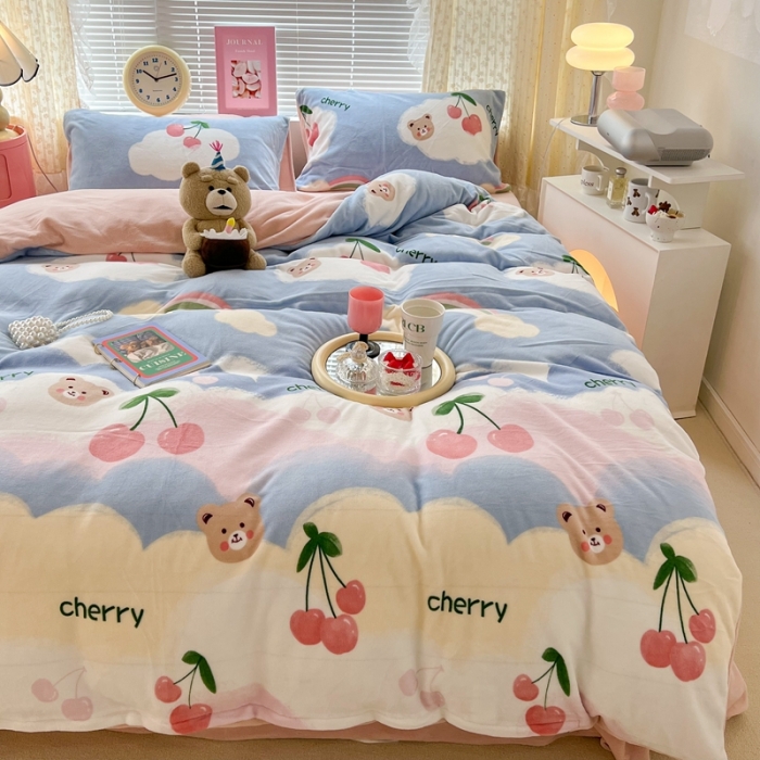 91家纺网 家纺一手货源 找家纺 昔可 2022新款牛奶绒卡通系列四件套 彩虹樱桃熊