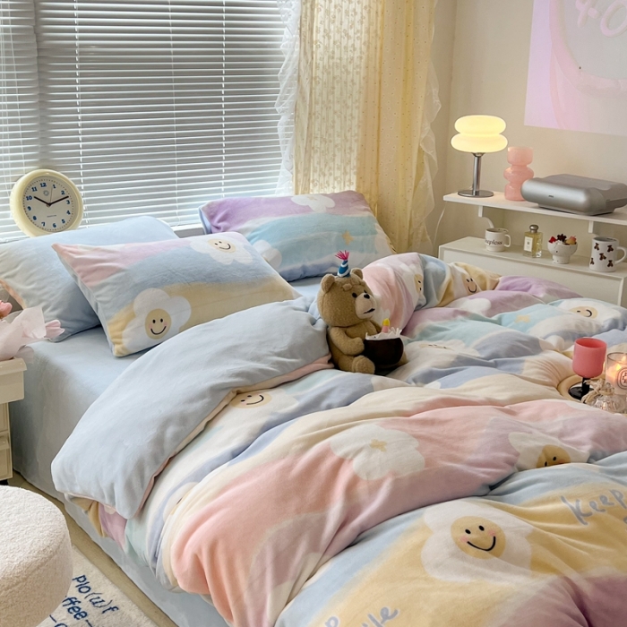 91家纺网 家纺一手货源 找家纺 昔可 2022新款牛奶绒卡通系列四件套 彩色太阳花