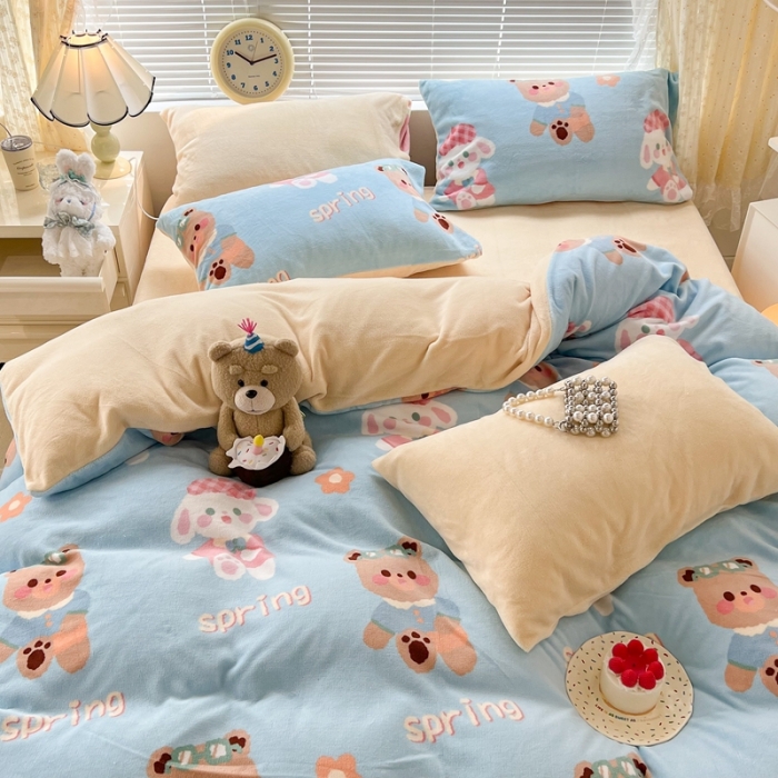 91家纺网 家纺一手货源 找家纺 昔可 2022新款牛奶绒卡通系列四件套 春游宝贝