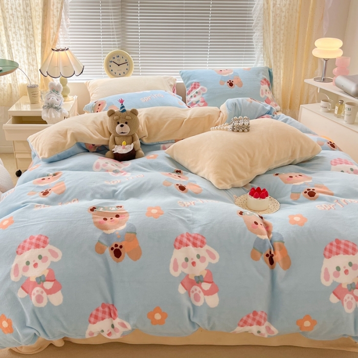 91家纺网 家纺一手货源 找家纺 昔可 2022新款牛奶绒卡通系列四件套 春游宝贝