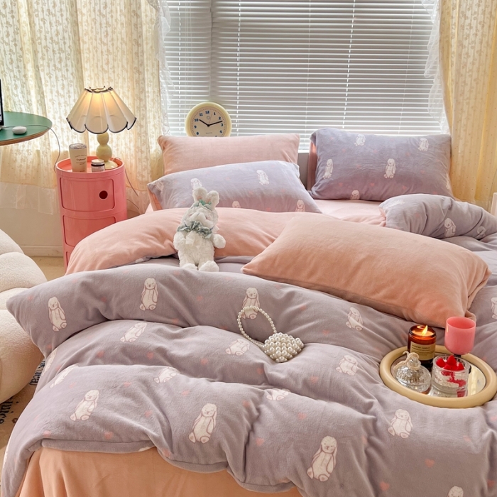 91家纺网 家纺一手货源 找家纺 昔可 2022新款牛奶绒卡通系列四件套 呆萌兔兔