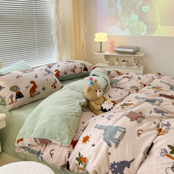 91家纺网 家纺一手货源 找家纺 昔可 2022新款牛奶绒卡通系列四件套 恐龙乐园