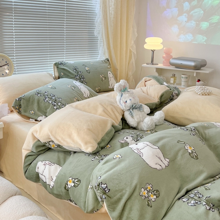 91家纺网 家纺一手货源 找家纺 昔可 2022新款牛奶绒卡通系列四件套 铃兰花花兔