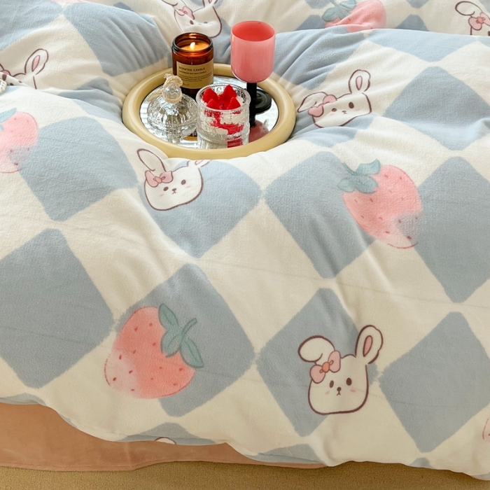 91家纺网 家纺一手货源 找家纺 昔可 2022新款牛奶绒卡通系列四件套 菱格小兔