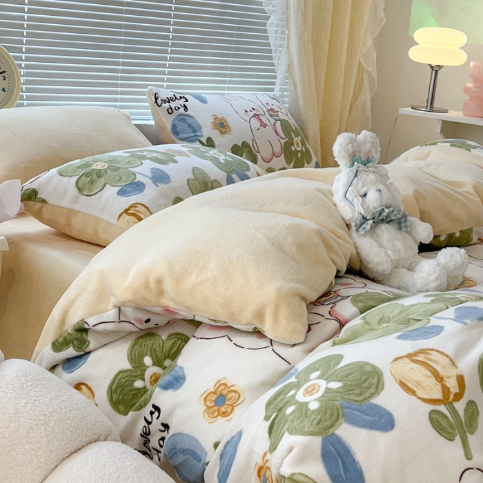 91家纺网 家纺一手货源 找家纺 昔可 2022新款牛奶绒卡通系列四件套 绿花小兔