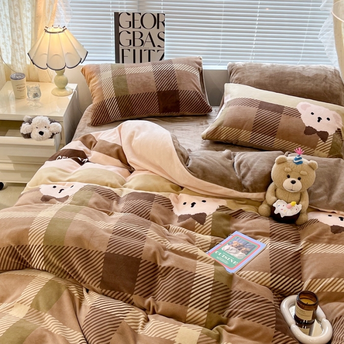 91家纺网 家纺一手货源 找家纺 昔可 2022新款牛奶绒卡通系列四件套 绅士小熊