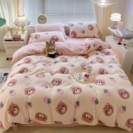 昔可 2022新款牛奶绒卡通系列四件套 小熊和草莓