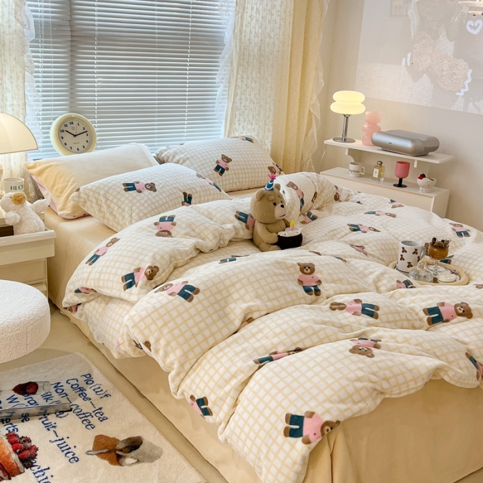 91家纺网 家纺一手货源 找家纺 昔可 2022新款牛奶绒卡通系列四件套 小熊卡卡