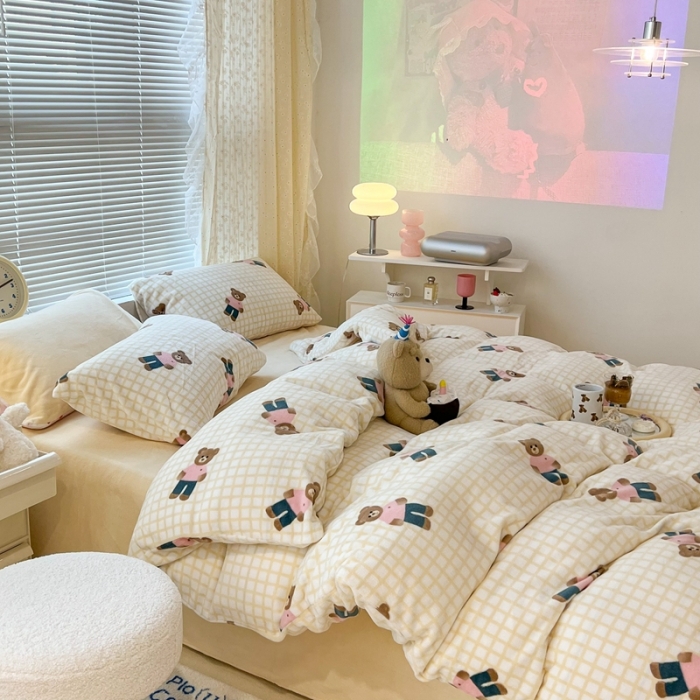 91家纺网 家纺一手货源 找家纺 昔可 2022新款牛奶绒卡通系列四件套 小熊卡卡