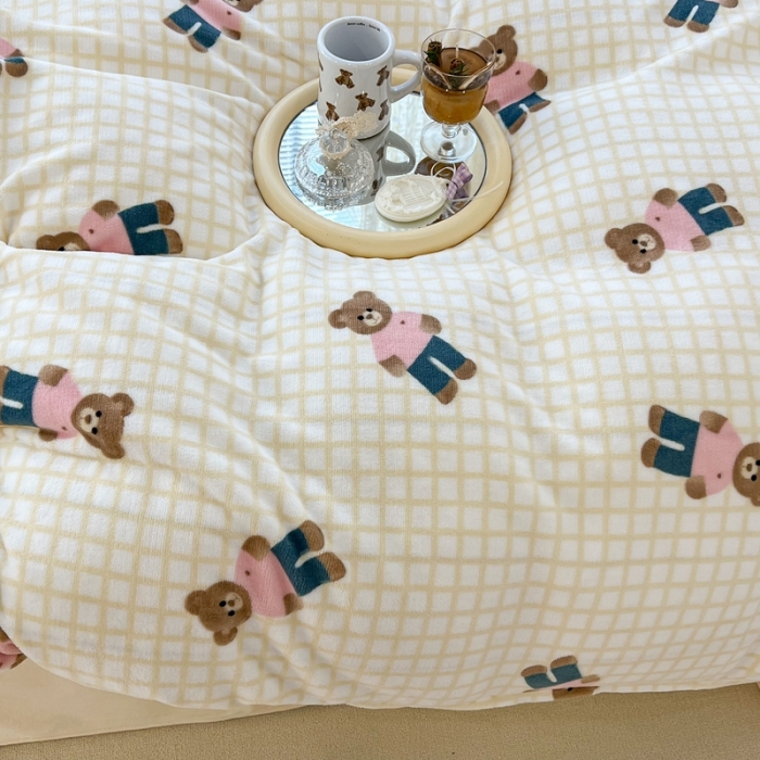 91家纺网 家纺一手货源 找家纺 昔可 2022新款牛奶绒卡通系列四件套 小熊卡卡