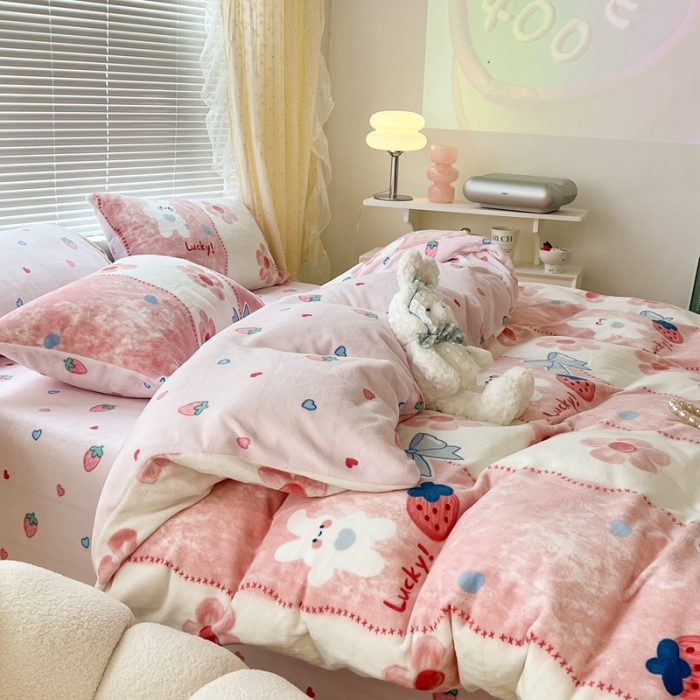 91家纺网 家纺一手货源 找家纺 昔可 2022新款牛奶绒卡通系列四件套 油画小兔