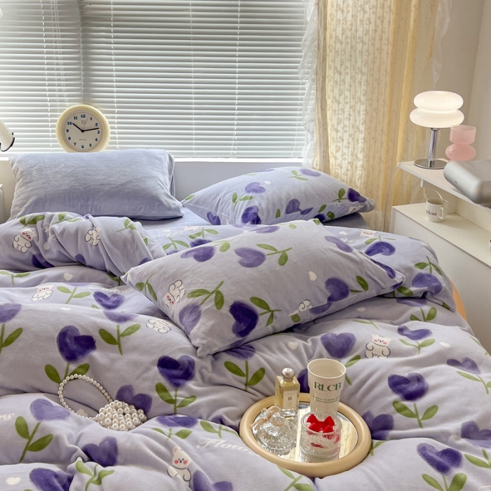 91家纺网 家纺一手货源 找家纺 昔可 2022新款牛奶绒卡通系列四件套 紫底郁金香