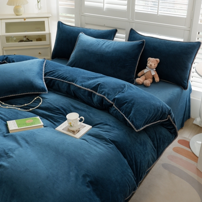 91家纺网 家纺一手货源 找家纺 啊雅家居 2025新款贝壳边宝宝绒四件套 贝壳宝蓝