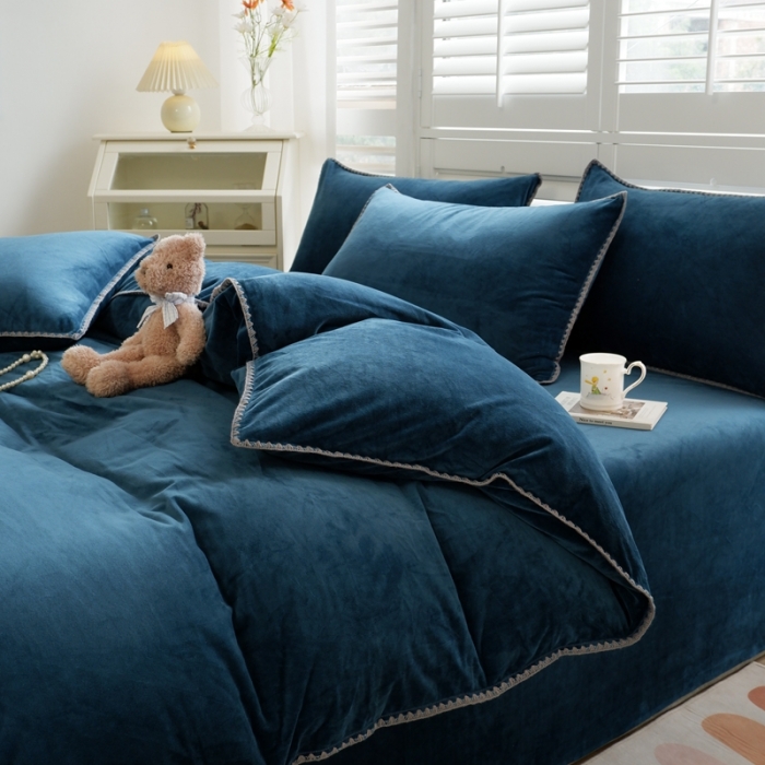 91家纺网 家纺一手货源 找家纺 啊雅家居 2025新款贝壳边宝宝绒四件套 贝壳宝蓝