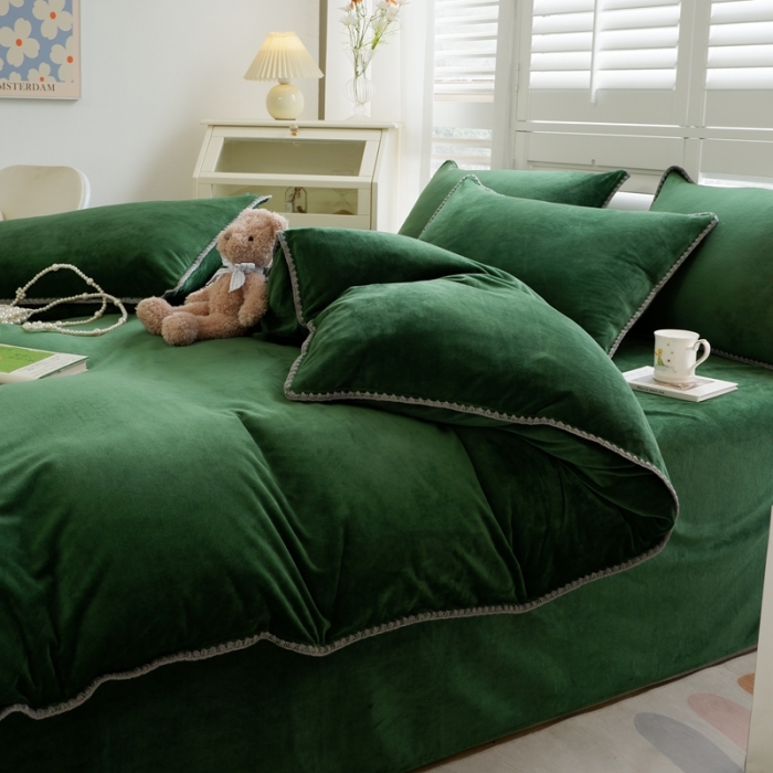 91家纺网 家纺一手货源 找家纺 啊雅家居 2025新款贝壳边宝宝绒四件套 贝壳草绿