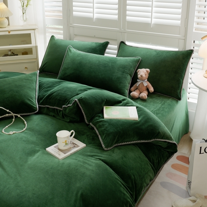 91家纺网 家纺一手货源 找家纺 啊雅家居 2025新款贝壳边宝宝绒四件套 贝壳草绿