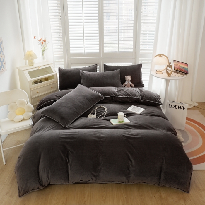 91家纺网 家纺一手货源 找家纺 啊雅家居 2025新款贝壳边宝宝绒四件套 贝壳黑灰