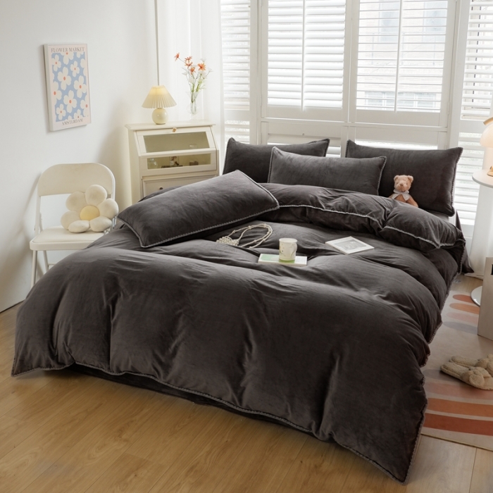 91家纺网 家纺一手货源 找家纺 啊雅家居 2025新款贝壳边宝宝绒四件套 贝壳黑灰