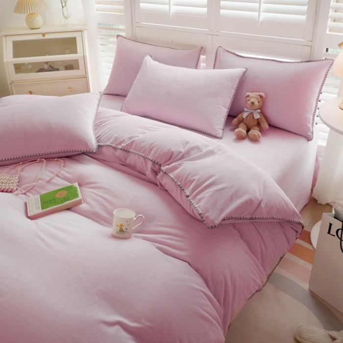 91家纺网 家纺一手货源 找家纺 啊雅家居 2025新款贝壳边宝宝绒四件套 贝壳清粉